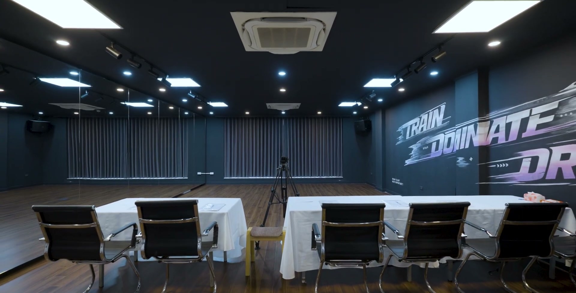 오디션 심사장 · 2026년 7월 운영